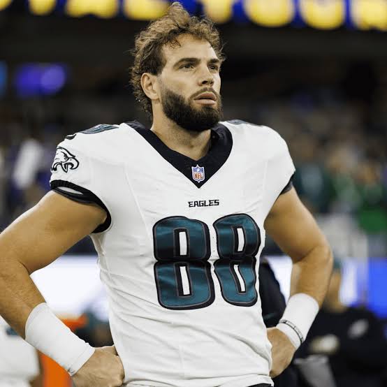 Breaking: Eagles’ Star TE on the Trading Block, Rams Leading the Charge