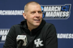 BREAKING NEWS: Kentucky Wildcats basketball fans react in shock as coach Mark Pope makes a surprising statement that has left Otega Oweh speechless…