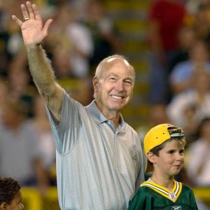 BREAKING NEWS: Green Bay parkers Legend Bryan Bartlett Starr also know as “Bart Starr” Returns as Co-Owner In a monumental announcement Green Bay parkers CEO Mark Murphy family has officially declared that Bart Starr the legendary Designated hitter (DH) and long-time face of the franchise, will return to the organization in 2025 as a co-owner..…