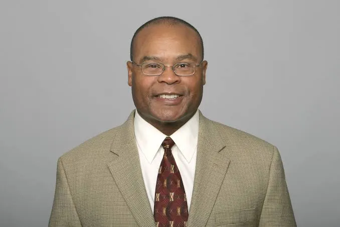 Mike Singletary, Former Chicago bears Legend and Linebacker , Takes on New Role in the NFL – a Distinguished Alumna of the Chicago bears University and a Former Standout Player Under the Legendary Mike, is set to Return to NFL Football as the New….Read More…..