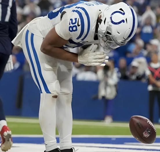 Jonathan Taylor Joins Hall of Fame Company with Historic Achievement Indianapolis Colts running back Jonathan Taylor has officially cemented his place among the NFL’s elite, achieving a milestone that puts him in the same conversation as Hall of Fame legends. In just four seasons, Taylor has not only established himself as one of the premier backs in the league but has also carved out a spot in the record books with a combination of consistency, explosiveness, and production rarely seen in NFL history.FULL DETAILS BELOW