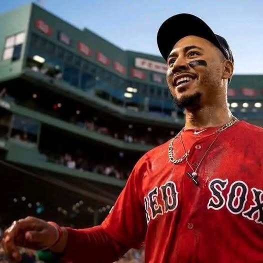 “He’s Back: Mookie Betts Rejects Astros, Signs $330M Deal to Rejoin Red Sox”