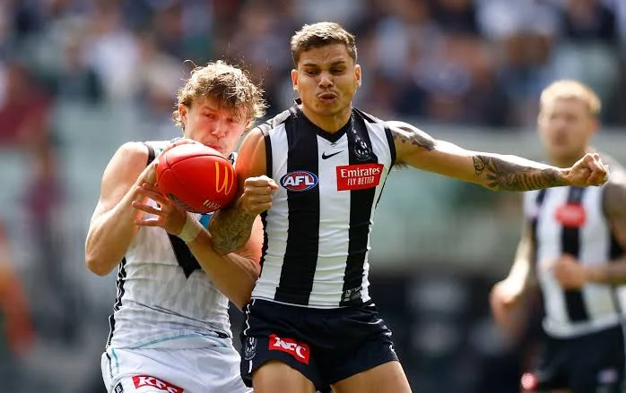 BREAKING NEWS: Collingwood Coach Explains “Once in a Thousand” Changes as Star Defender Breaks Silence on “Fascinating” Injury……..see more