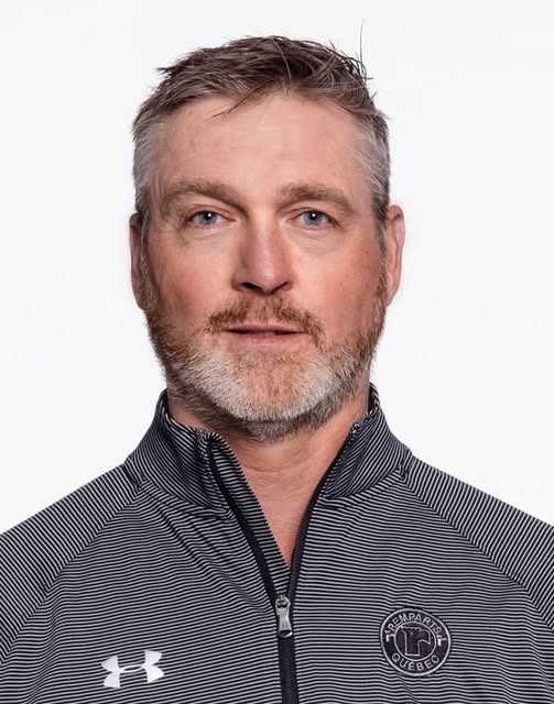 DERNIÈRE HEURE : La légende des Canadiens de Montréal, Patrick Roy, revient en tant que copropriétaire Dans une annonce monumentale, le propriétaire des Canadiens de Montréal, Geoff Molson, a officiellement déclaré que Patrick Roy, figure emblématique de la franchise depuis des décennies, fera son retour au sein de l’organisation en 2025 en tant que copropriétaire. …en savoir plus
