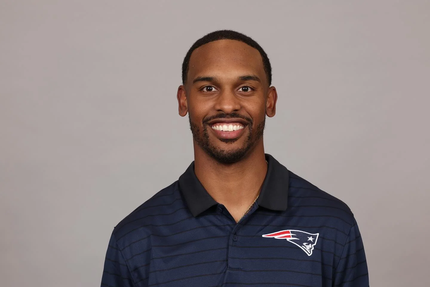 In a remarkable display of community spirit and philanthropic commitment, New England Patriots Quarterbacks Coach Ashton Grant and his wife, Andrea Grant