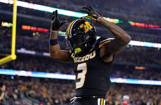 Chicago Bears reached agreement today with second-round pick WR Luther Burden III on a fully-guaranteed, $10.965 million contract, marking the first time in NFL history that the 39th pick has secured a fully-guaranteed deal, per the @WINSportsGroup.