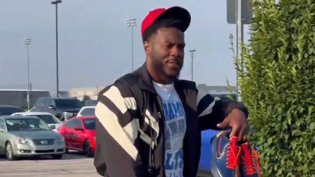 Colts Captain Pays Tribute to Caitlin Clark During His Arrival to Training Camp