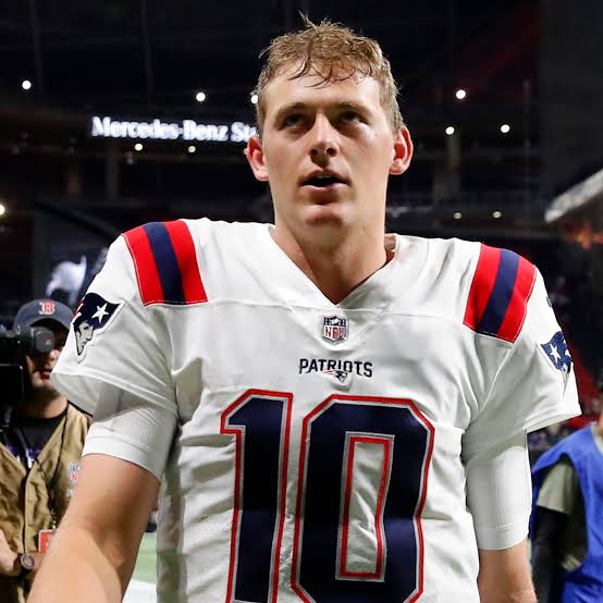 BREAKING: Free-agent QB Mac Jones agreed to terms with the 49ers on a two-year deal for $7 million with $5M guaranteed..…