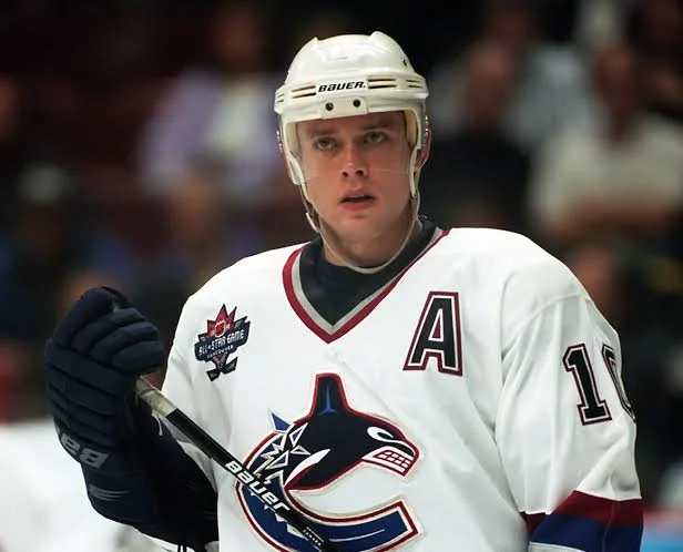 BREAKING NEWS: Excitments Hit Great Rogers Arena Stadium as former Legend Vancouver Canucks legend Pavel Bure has Returned to former team as a senior coaching…see more..
