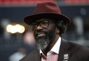 BREAKING NEWS: Baltimore Ravens professional Football team are overjoyed as Former Legend Ed Reed Returns as Co-Owner In a monumental announcement, Baltimore Ravens are owned by Stephen J. Bisciotti has officially declared that Ed Reed, the legendary and long-time face of the franchise, will return to the organization in 2025 as a co-owner..…view more.
