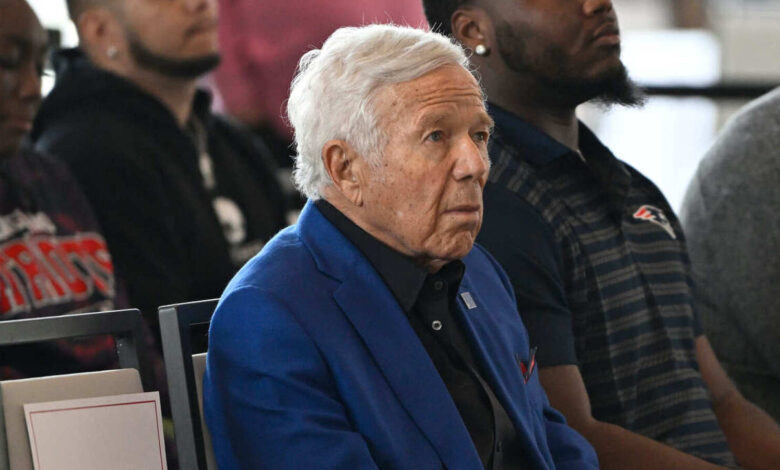 Patriots owner Robert Kraft offers rare praise for former HC Bill Belichick…
