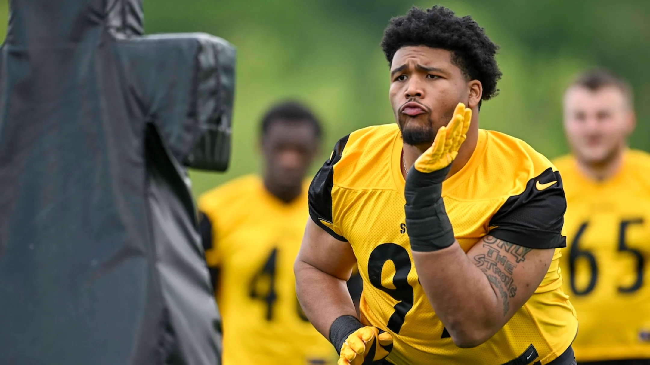 STEELERS’ ROOKIE SETBACK! First-Round Pick Suffers Injury at Training Camp