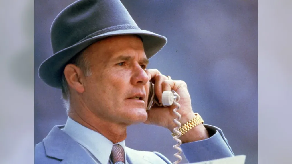 BREAKING NEWS: Former Dallas Cowboys Head Coach Tom Landry Whom manage Dallas Cowboys of National Football League (NFL) over 29 Seasons sent a message to Dallas Cowboys Current Head Coach Mike McCarthy Concerning…….