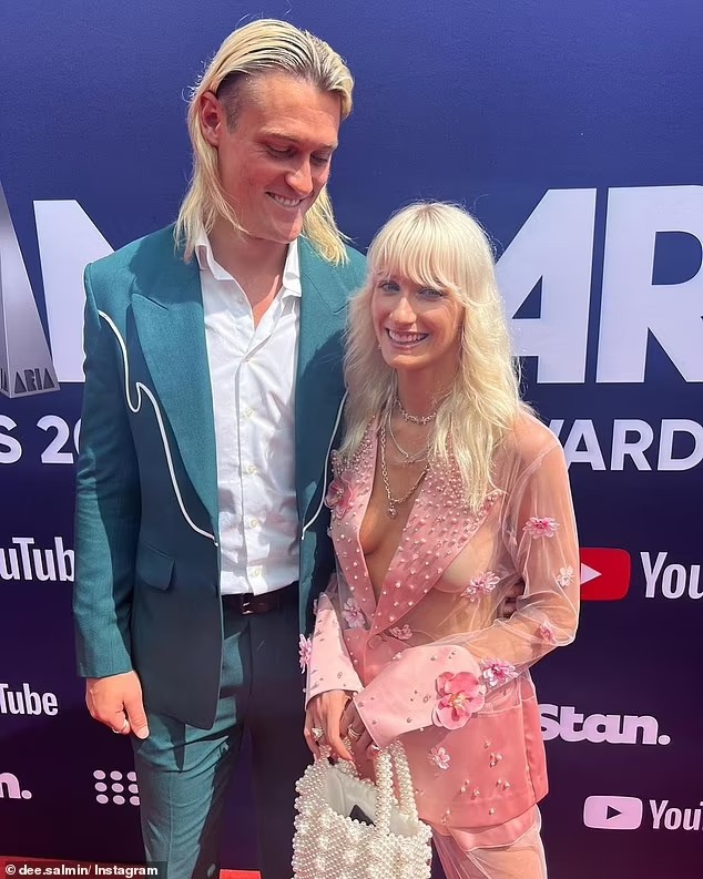 CONGRATULATIONS : Collingwood Captain Darcy Moore proposed to his Fiancée Dee Salmin and Set Date for wedding…see more 