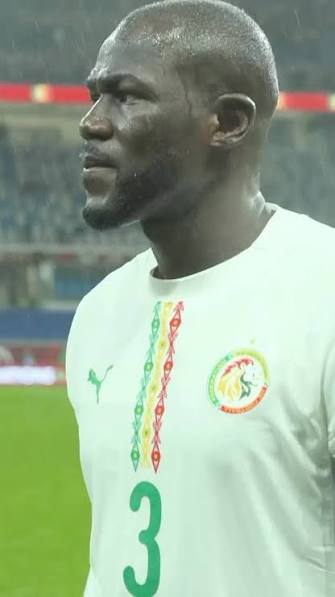 🚨💣 O FC Porto chegou a acordo sobre os termos pessoais com Moussa Niakhate, o principal alvo para a posição de defesa central. ✅Contrato pronto, jogador interessado e negociações em curso com o Lyon, que pede uma taxa de venda recorde para o clube, a rondar os 65 milhões de euros. Direto da AFCON para os Dragões Leia o artigo completo sobre a transferência.👇👇