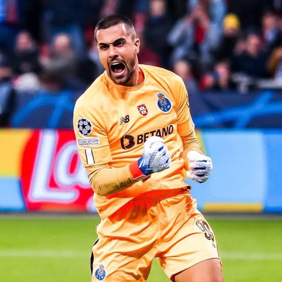 INACREDITÁVEL: O guarda-redes do FC Porto, Diogo Costa, foi internado no Hospital CUF do Porto com um diagnóstico confirmado de intoxicação alimentar. A sua mulher também foi levada para interrogatório, e novas informações sobre o caso estão a surgir…⬇️⬇️